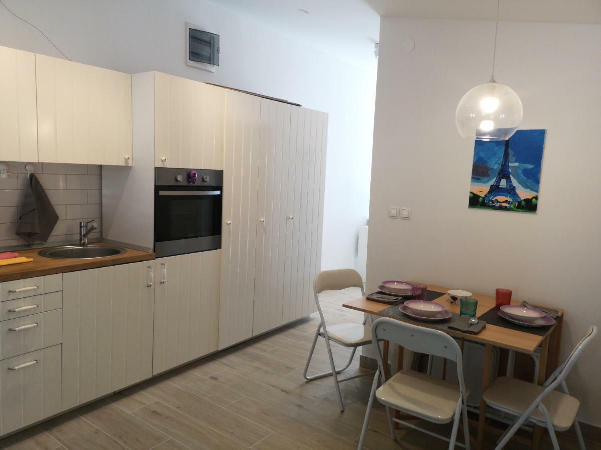 Apartman Studio Kod Ujevica Baska Voda Bagian luar foto