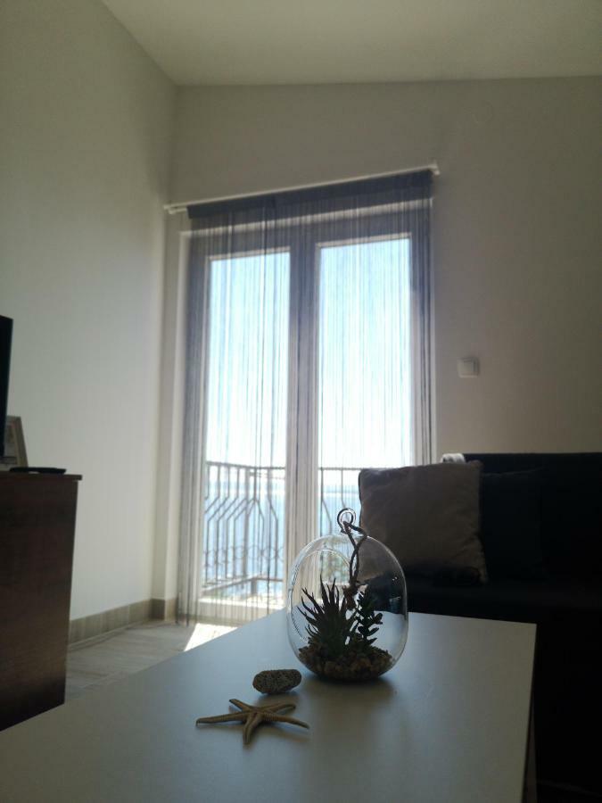 Apartman Studio Kod Ujevica Baska Voda Bagian luar foto
